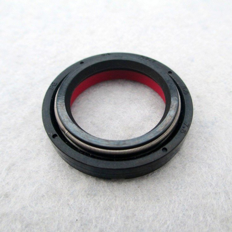 Sello de aceite de dirección asistida HNBR con anillo de respaldo.